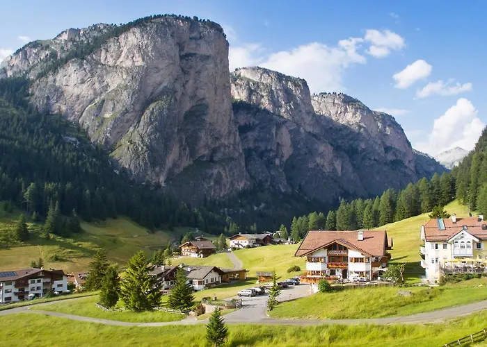 Garni Hotel Rosengarten B&B Selva di Val Gardena